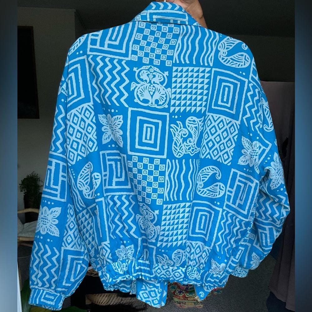 Vintage 100% Silk Blue & White Patterned Bomber Jacket Size Medium